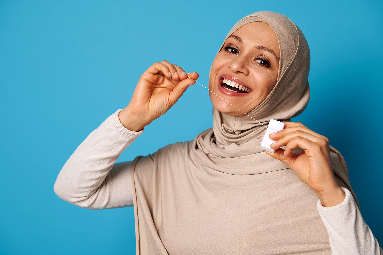 Should You Floss In The Morning Or Night?