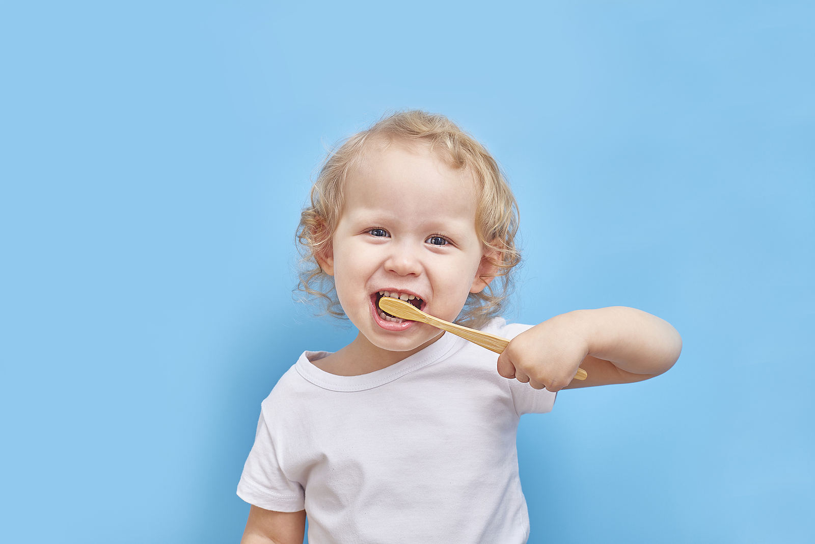 Keep Children’s Teeth Healthy This Summer